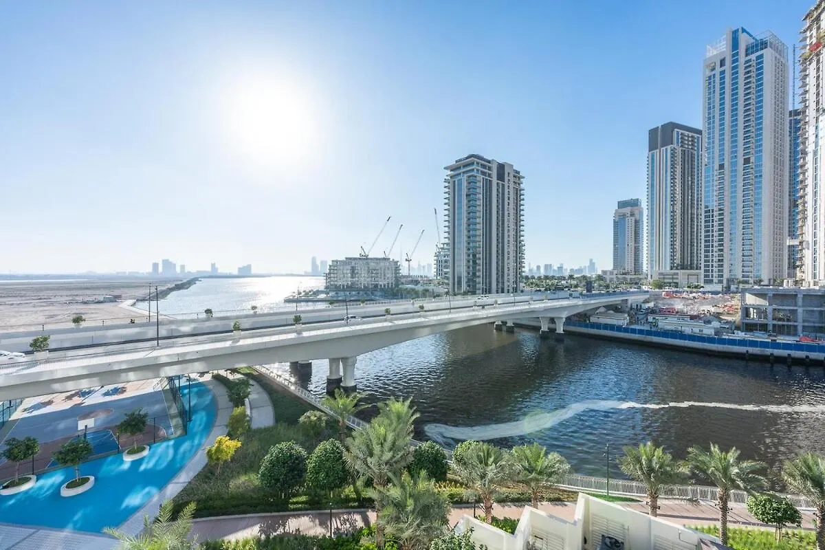 Dazzling 3-Bedrooms Apartment In The Heart Of Dubai Creek Harbour 0*,